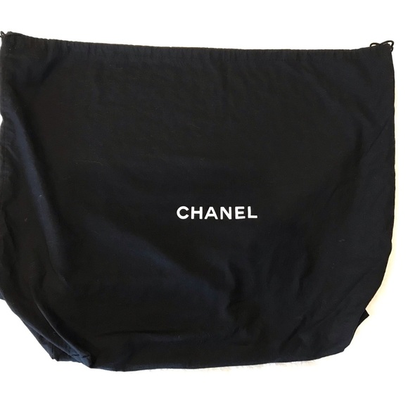 CHANEL Black Patchwork Leather Shoulder Bag - Picture 12 of 16